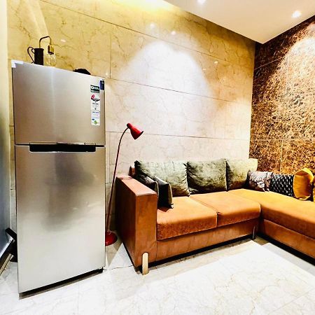 Divine Studios Rajouri Garden Nueva Delhi Exterior foto