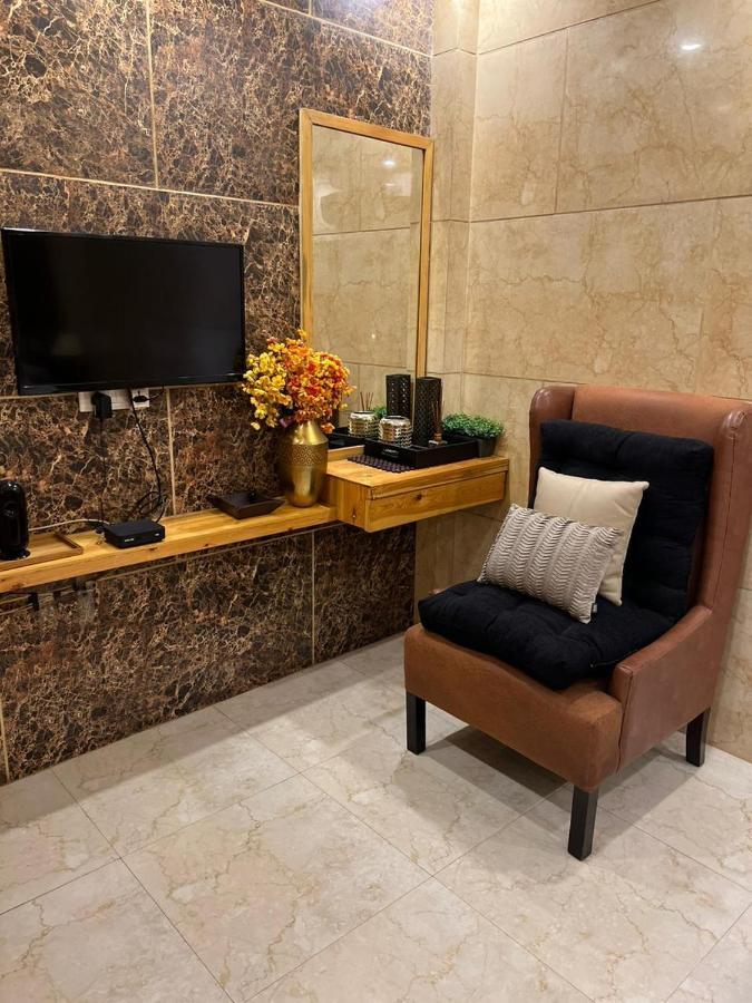 Divine Studios Rajouri Garden Nueva Delhi Exterior foto