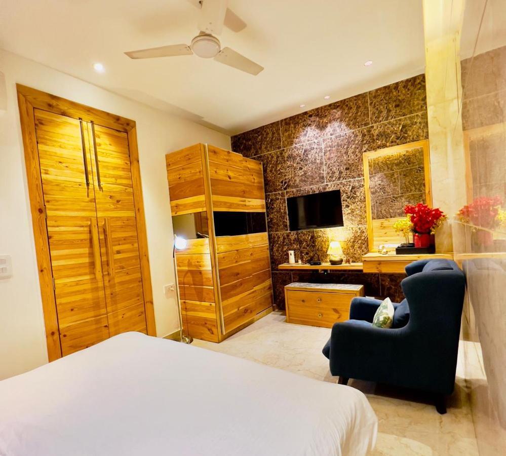 Divine Studios Rajouri Garden Nueva Delhi Exterior foto
