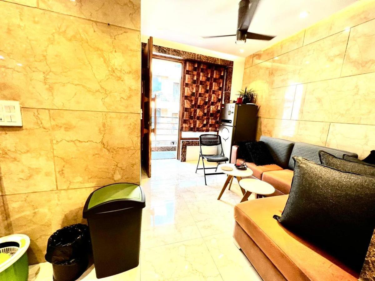 Divine Studios Rajouri Garden Nueva Delhi Exterior foto
